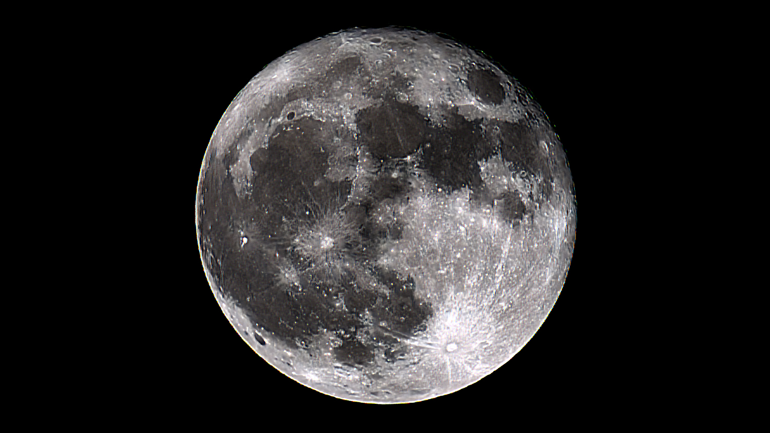 Waxing Gibbous Moon – A Detailed View Before Full Moon